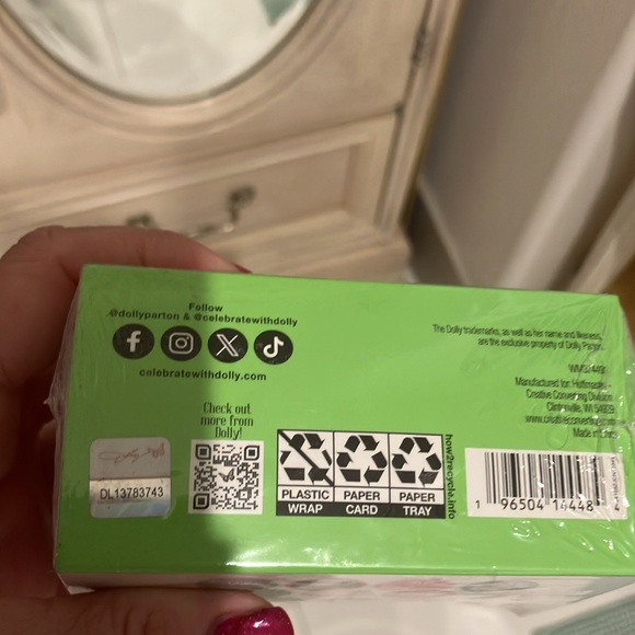 New Dolly Parton Sturdy Cardboard Round 8 Coasters 4” Round - Picture 3 of 7